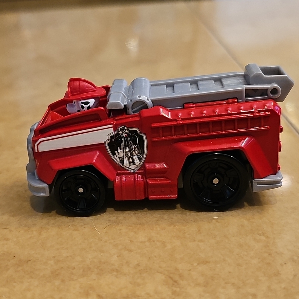 Paw Patrol True Metal Die Cast Car Rescue‎ Vehicle  Marshall Figure